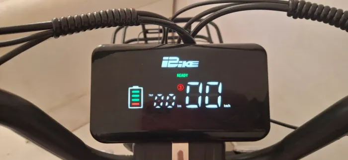 Scooter eletrica autonomia 50km 32km/h velocidade suporta 150 kilos 1 mes de uso