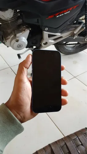 iPhone 12 pegando tudo 