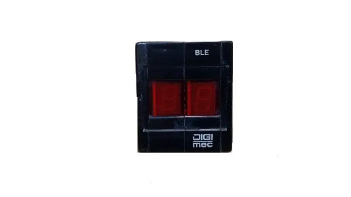 Display Digital Bcd Digimec Ble-2-24vcc Industrial 2 Digitos Led Vermelho