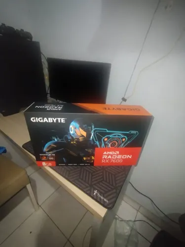Placa de video RX 7600 Gigabyte Triple Fan 8gb