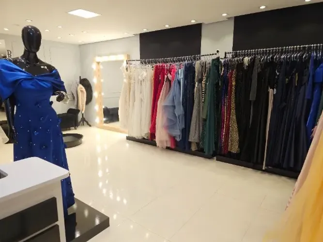 OPORTUNIDADE - ESTOQUE DE LOJA DE MODA FESTA + ESTRUTURA