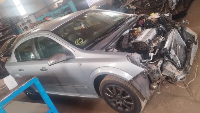 Vectra Elite 2.4 sucata só para retirada de peças
