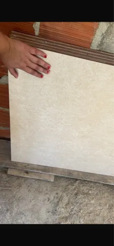 Pisos coimbrã bege acetinado 80X80