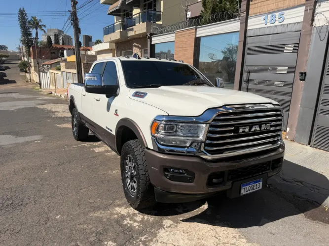 Ram 3500 Limited Longhorn 6.7 TB CD Diesel 2024