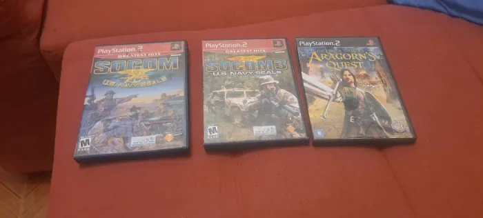 3 jogos gamer originais PS 2 30,00 cada.
