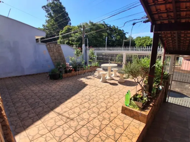 Venda de Casas / Padrão na cidade de Araraquara