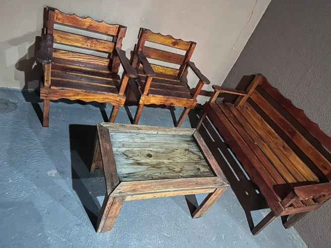 Móveis de madeira
