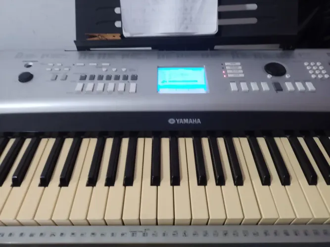 Teclado DGX -520 yamaha