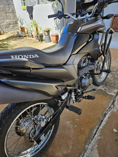 XRE 190 MUITO NOVA