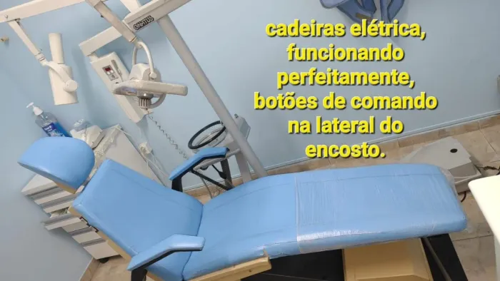 Cadeira odontológica e balcão de pia
