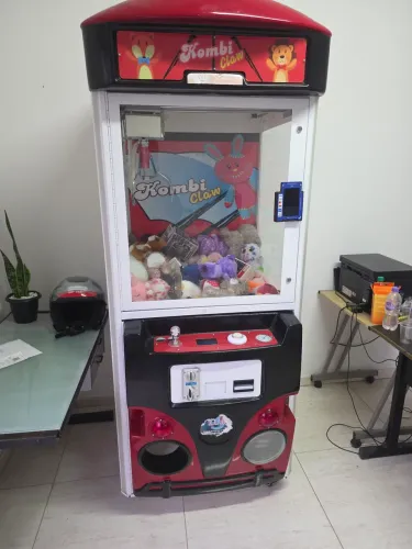 Maquina Pelúcia Kombi Claw