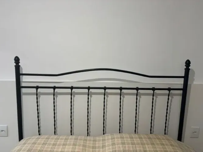 Cabeceira de Cama Queen em Metal - Estilo Clássico