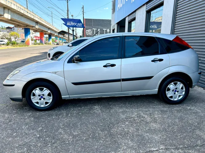 Ford Focus 1.6 S/se/se Plus Flex 8v/16v 5P 2009
