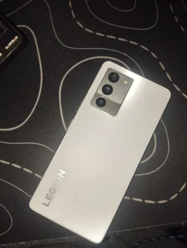 LENOVO LEGION Y70