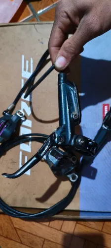 PAR DE FREIOS SRAM TLM COM PASTILHAS E ROTORES NOVOS