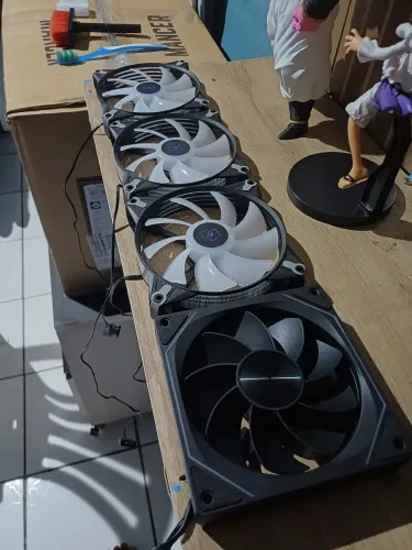 VENDO KIT 4 FANS RGB