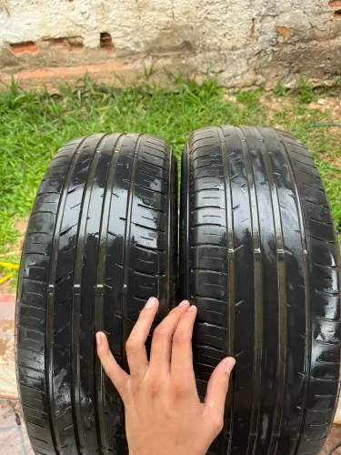 Pneu aro 15, 195-65, aceito trocas em som automotivo