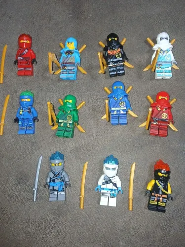 Vende-se 10 minifiguras lego ninjago dupla face