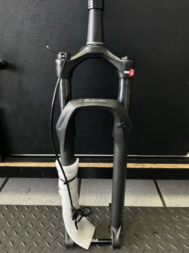 Suspensão rock shox judy boost