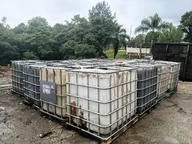 Vendo reservatório de 1000 litros
