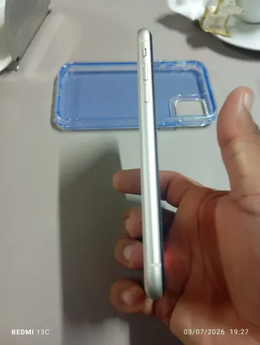 Celular semi novo iPhone 11 128 gigas 