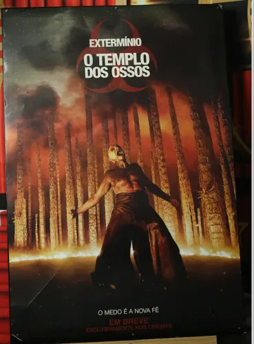 Pôster do filme Extermínio - O Templo dos Ossos