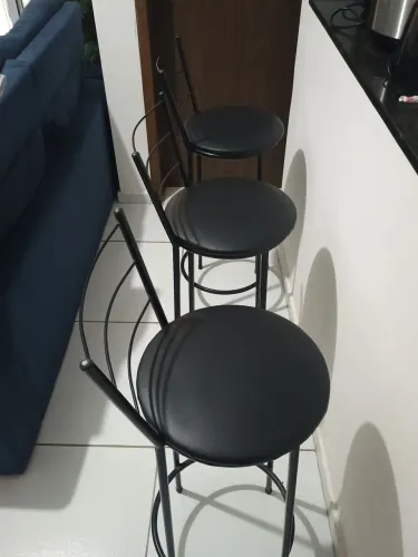Vendo 3 banquetas de ferro assento estofado