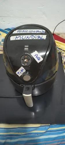 Ary fry usada troca panela de baixo mais resto funciona só botão ? comeu