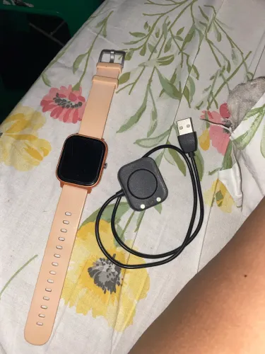 Smartwatch vende-se com carregador também