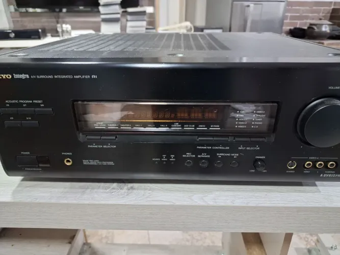 Amplificador Onkyo SV810PRO