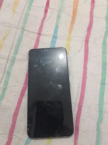 Vendo esse s22 bom estado, só.  Essas linha na tela