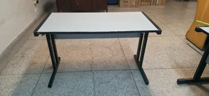 MESA DE ESCRITÓRIO USADA