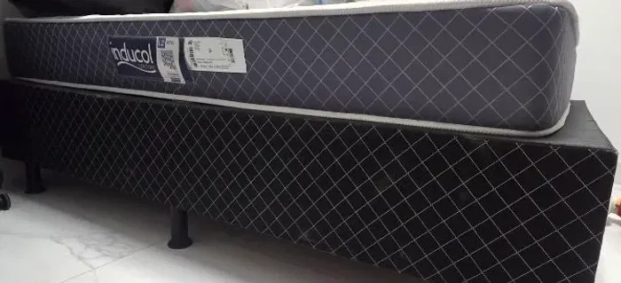 Vendo cama box casal seminova