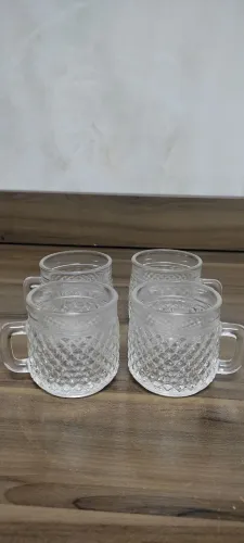 Mini xícaras para cafezinho