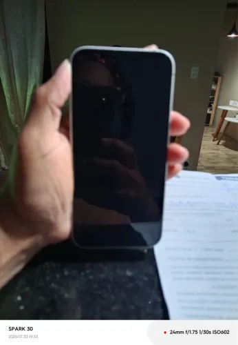 iPhone 16e