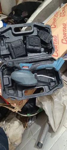 Máquina de assentar piso