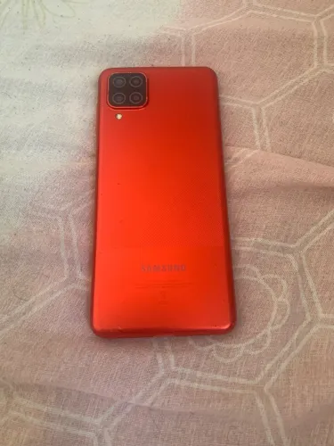  Vendo Samsung Galaxy A12 64GB. Totalmente funcionando.
