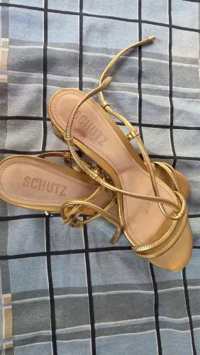 Sapato SCHUTZ