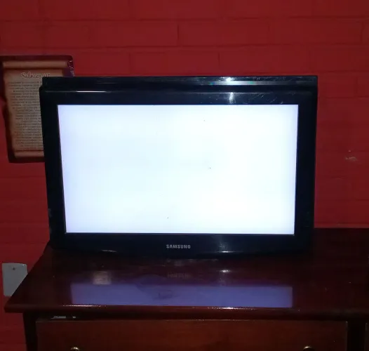 TV LCD Samsung 26 polegadas DEFEITO Tela Branca