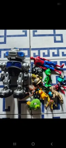 Brinquedos variados