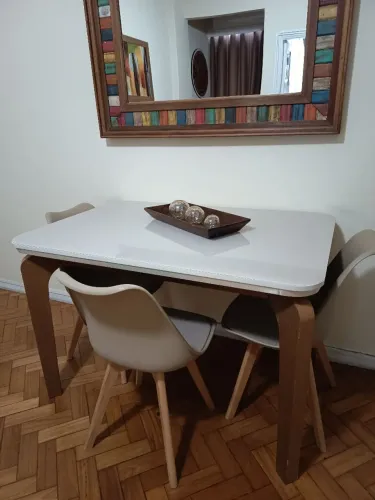 Mesa de jantar sem cadeiras 1,20x0,80