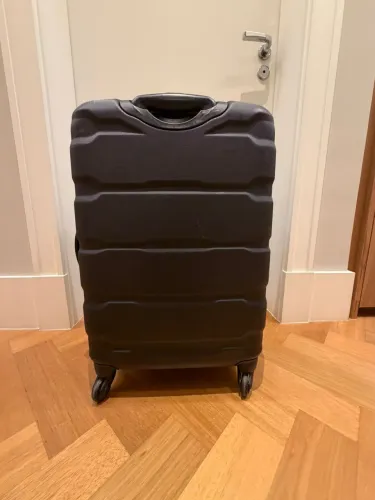 Mala Samsonite Preta de Bordo com Cadeado TSA