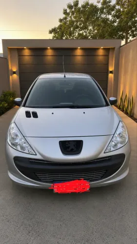 Peugeot 207 XR 1.4 Flex 8V 5P 2011
