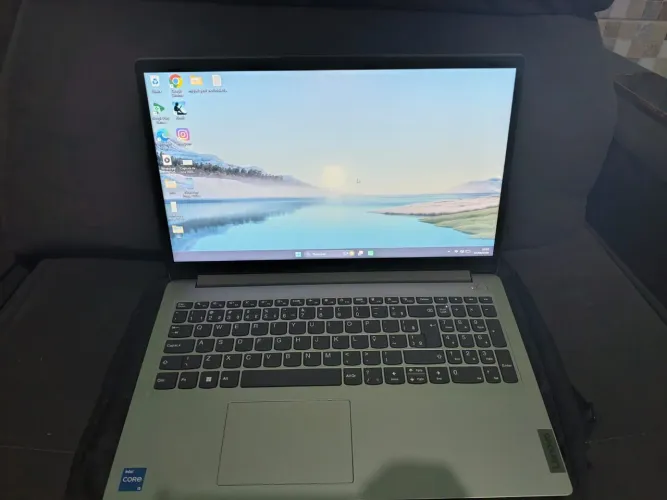 Notebook Lenovo IdeaPad 1i Intel Core i5 - 8GB RAM SSD 512GB Windows 11 15,6? 15IAU7