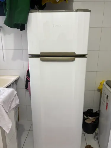 Vendo geladeira 