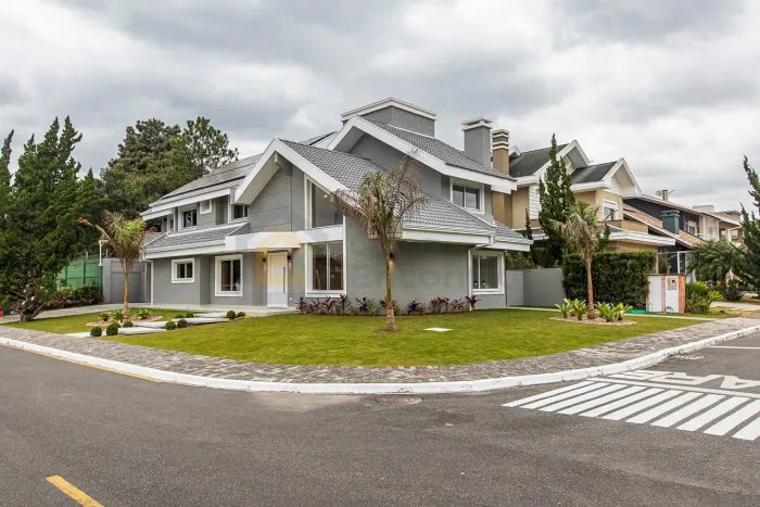 Casa de esquina no Condomínio Pinewoods com 300 m2, mobiliada 5 quartos