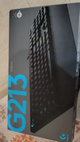 Teclado Gamer Logitech G213 Prodigy com iluminação RGB 