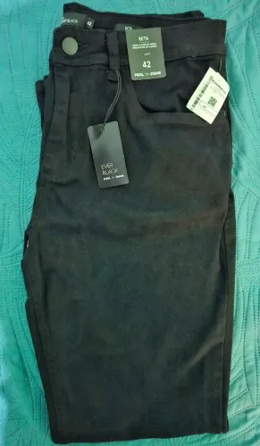 Calça masculina preta