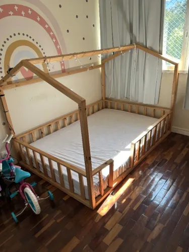 Cama Montessoriana com Casinha + Colchão Ortobom ? Madeira de Pinus
