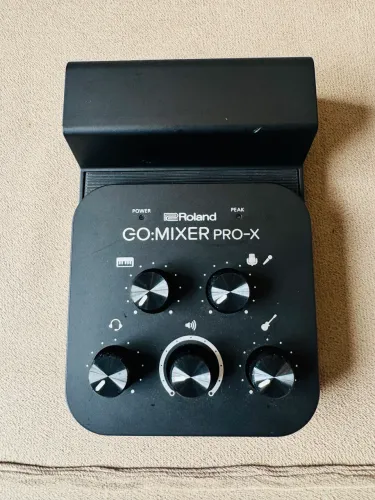 Interface de Áudio Roland GO Mixer Pro X Preta